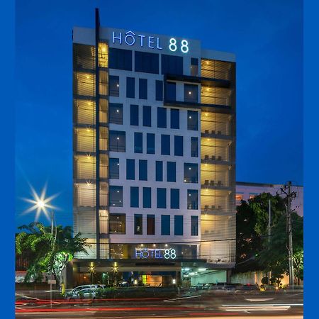 Hotel 88 Embong Malang Tunjungan Surabaya By Wh - Breakfast With The Best View On The Highest Floor And Strategic Location In The City Center Exterior foto