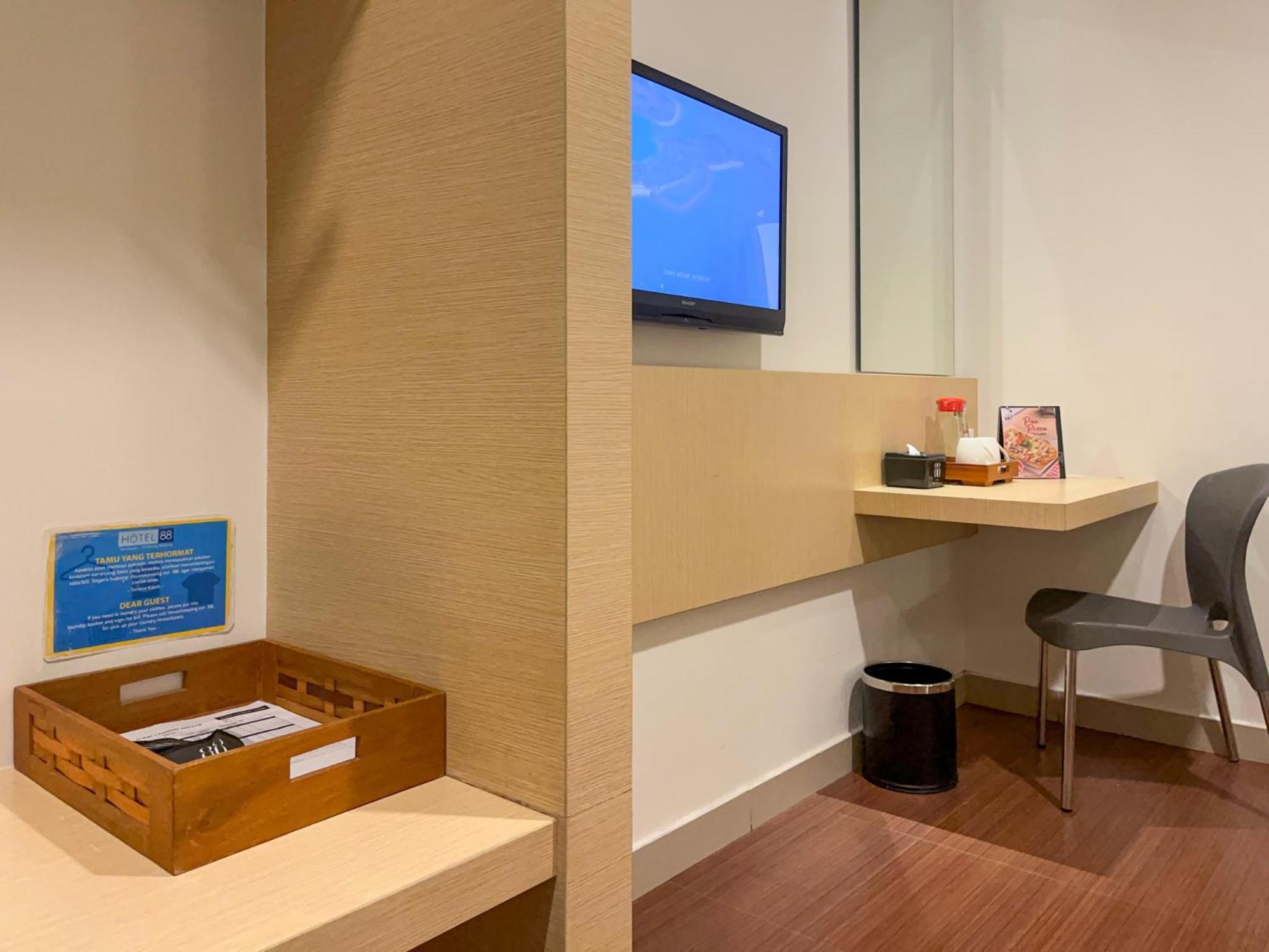 Hotel 88 Embong Malang Tunjungan Surabaya By Wh - Breakfast With The Best View On The Highest Floor And Strategic Location In The City Center Exterior foto