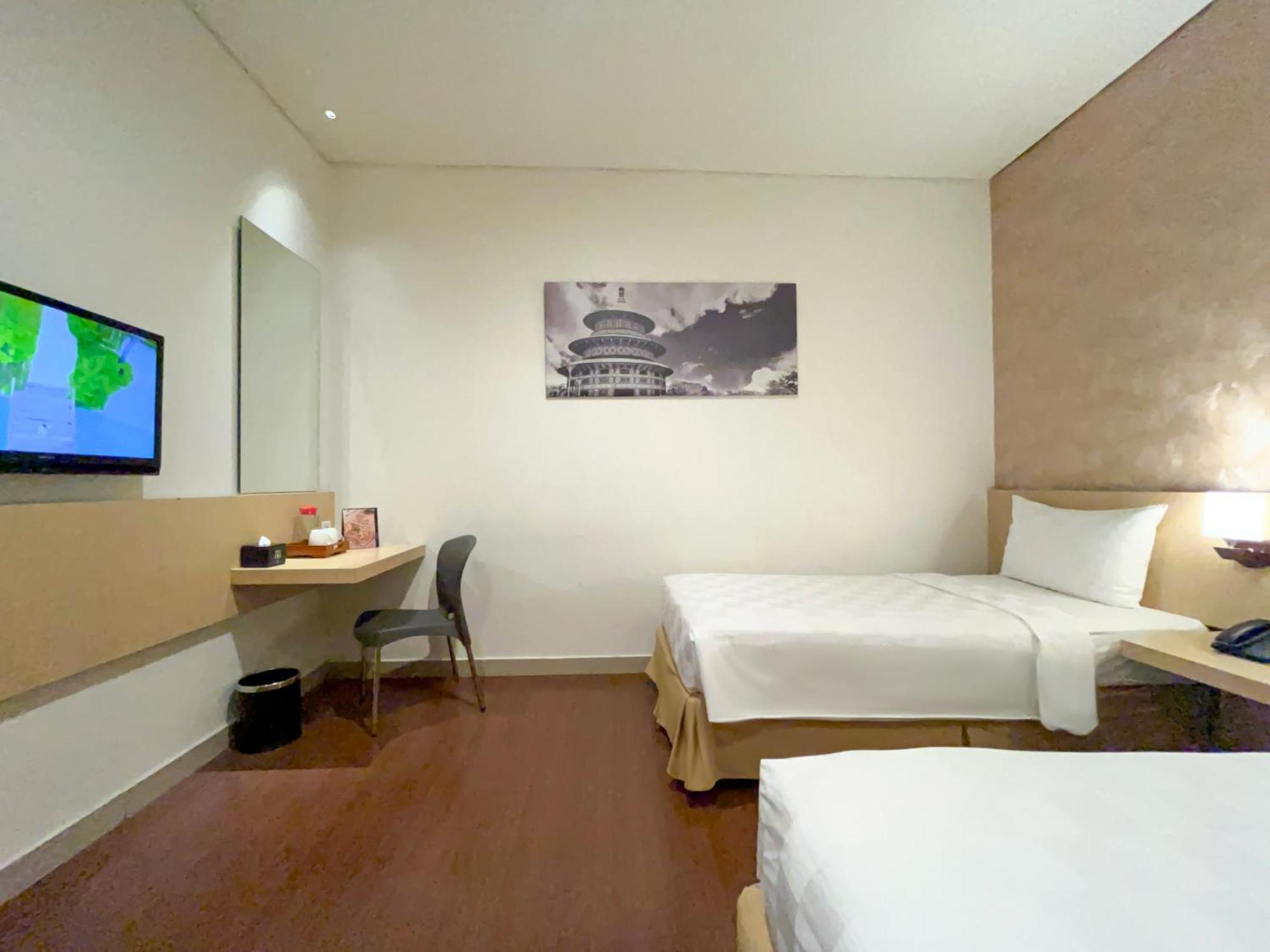 Hotel 88 Embong Malang Tunjungan Surabaya By Wh - Breakfast With The Best View On The Highest Floor And Strategic Location In The City Center Exterior foto
